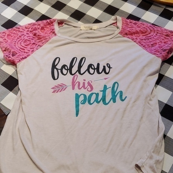 Wanderer by Southern Grace Tops - Wanderer  by Southern Grace Tshirt Size L